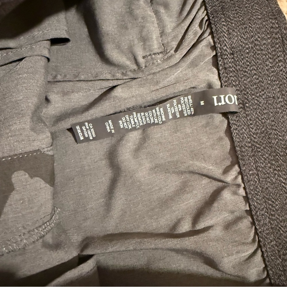 Vuori Banks shorts in charcoal camo Size M - Picture 7 of 7